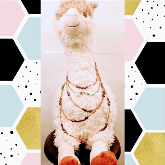 Woman's layored Statement Necklace - Picture 2 of 3